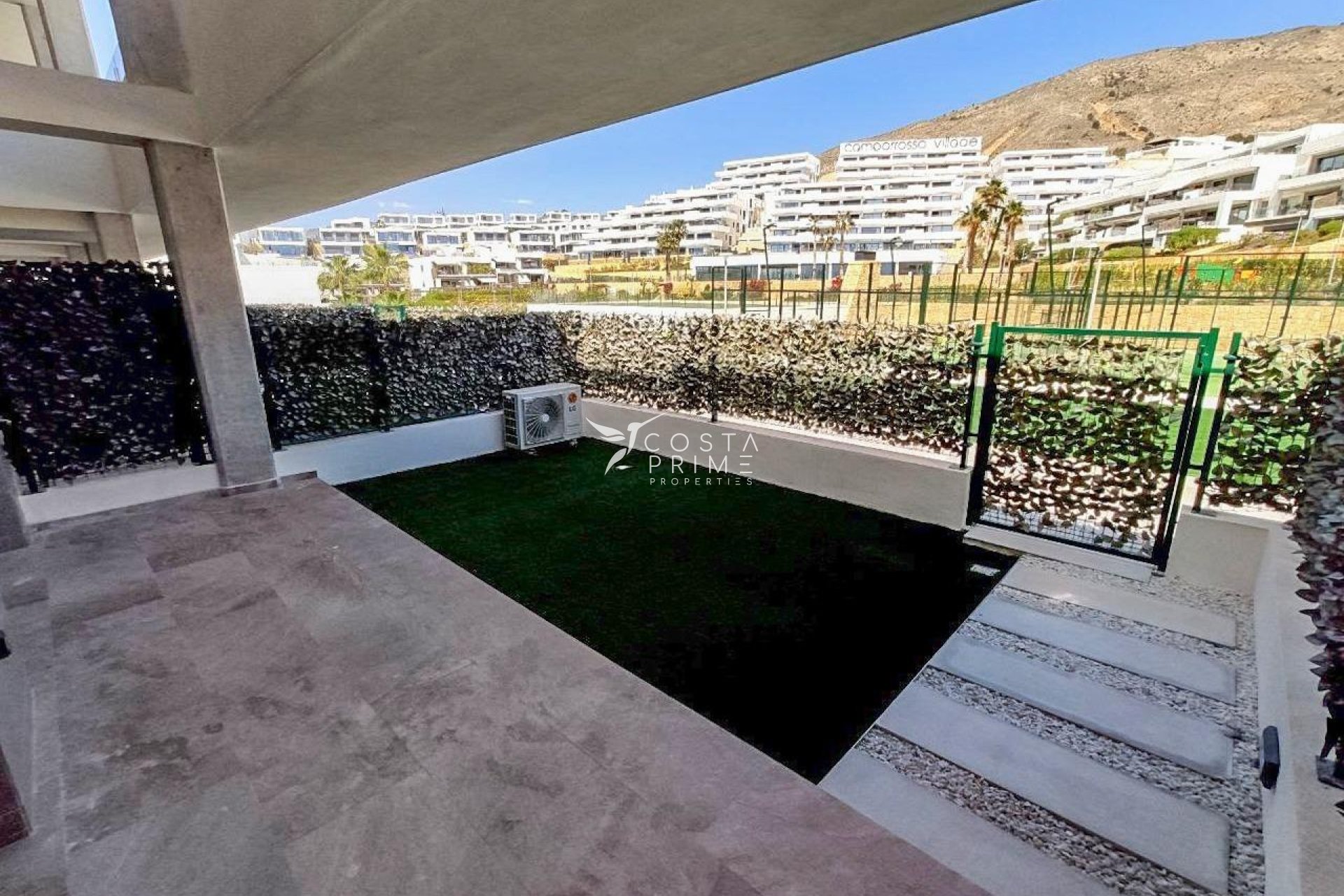 Resale - Townhouse / Semi - Finestrat