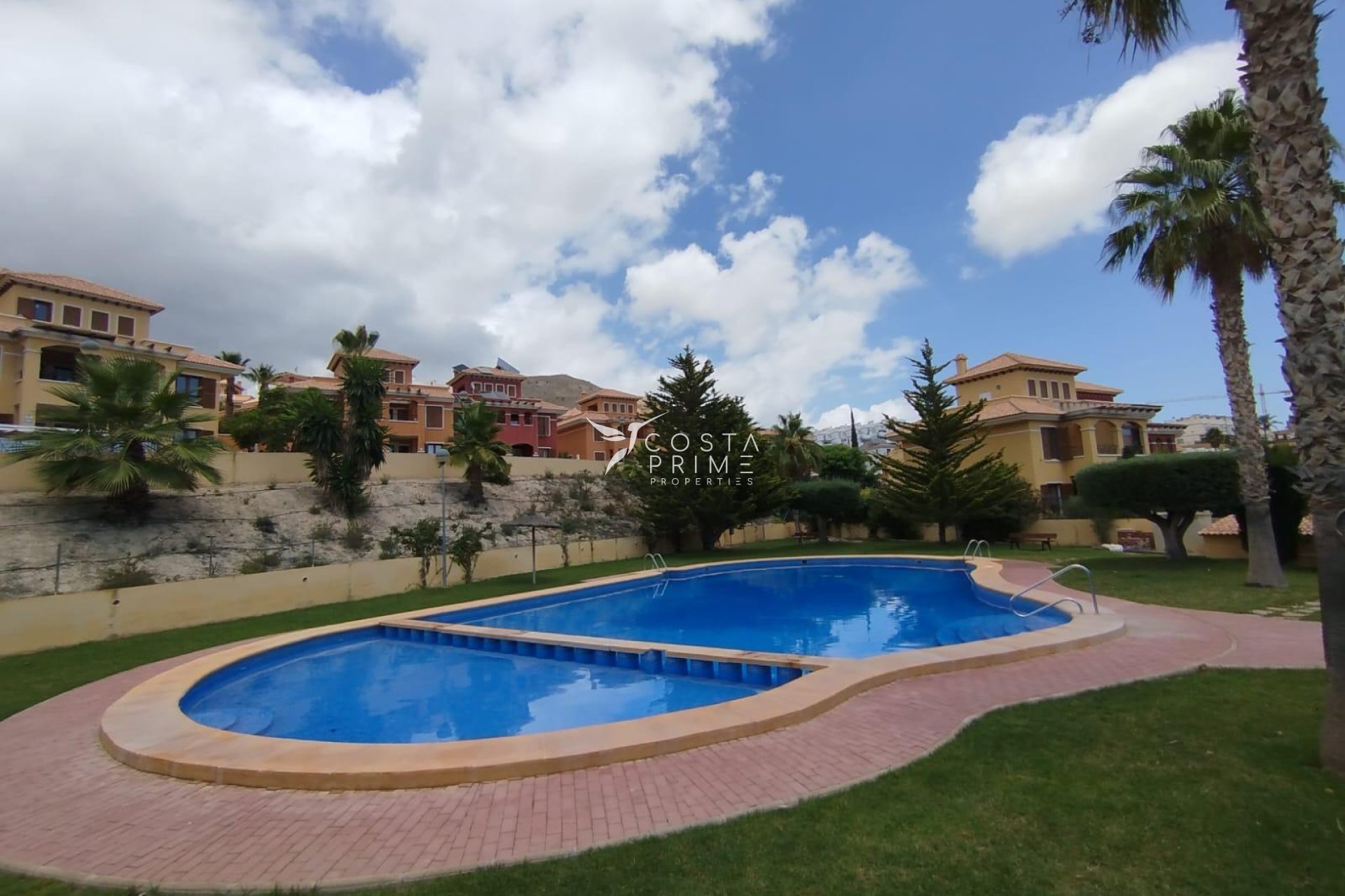 Resale - Townhouse / Semi - Finestrat