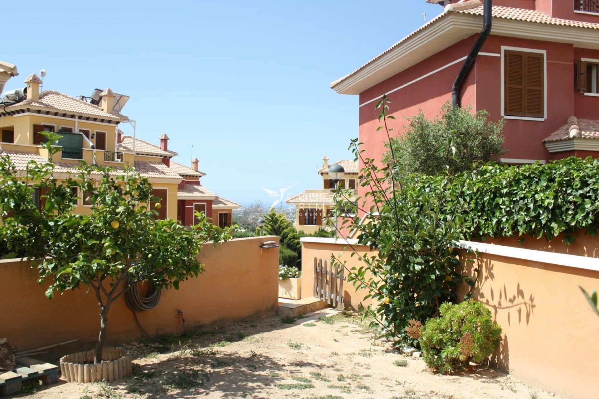 Resale - Townhouse / Semi - Finestrat