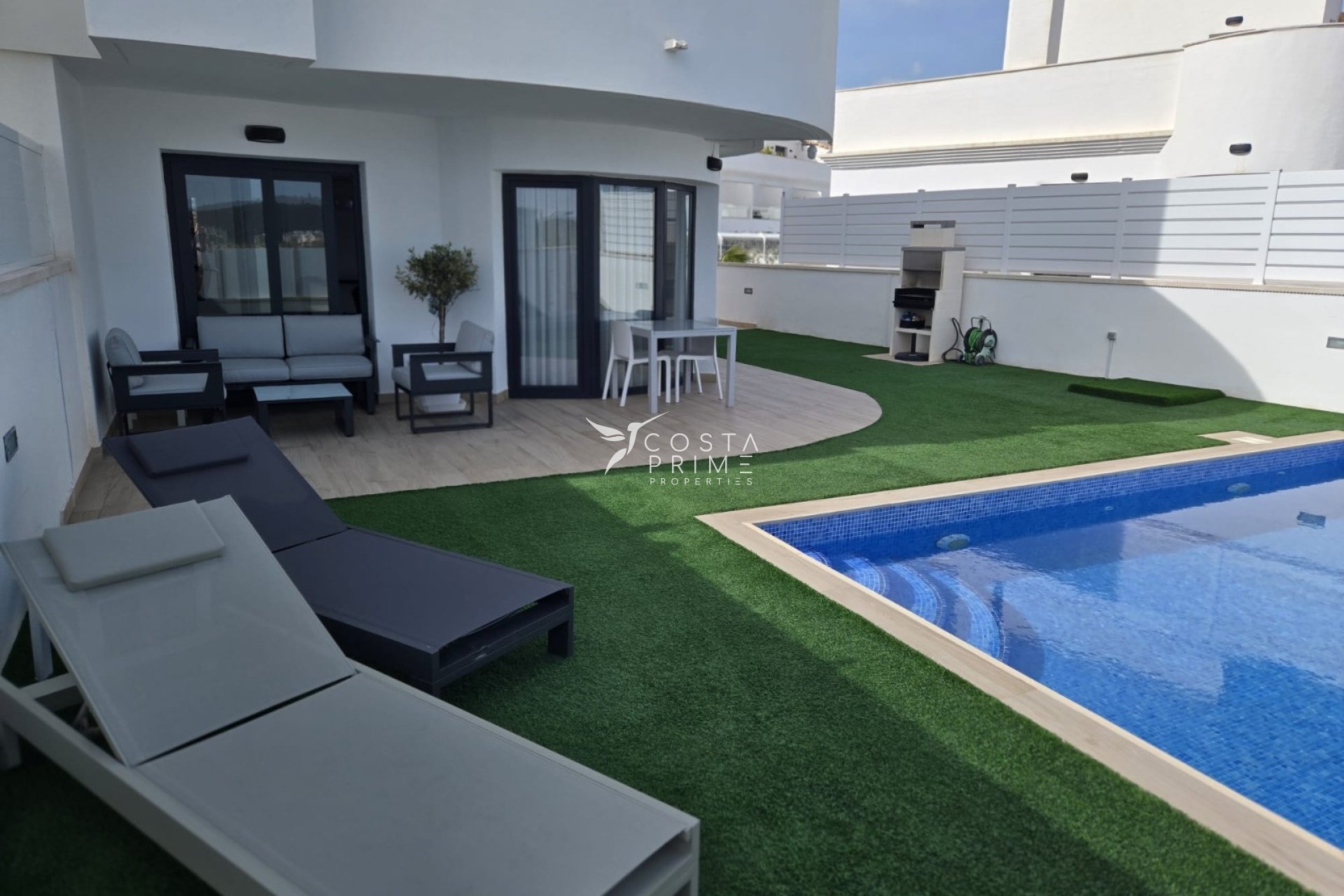 Resale - Townhouse / Semi - Finestrat