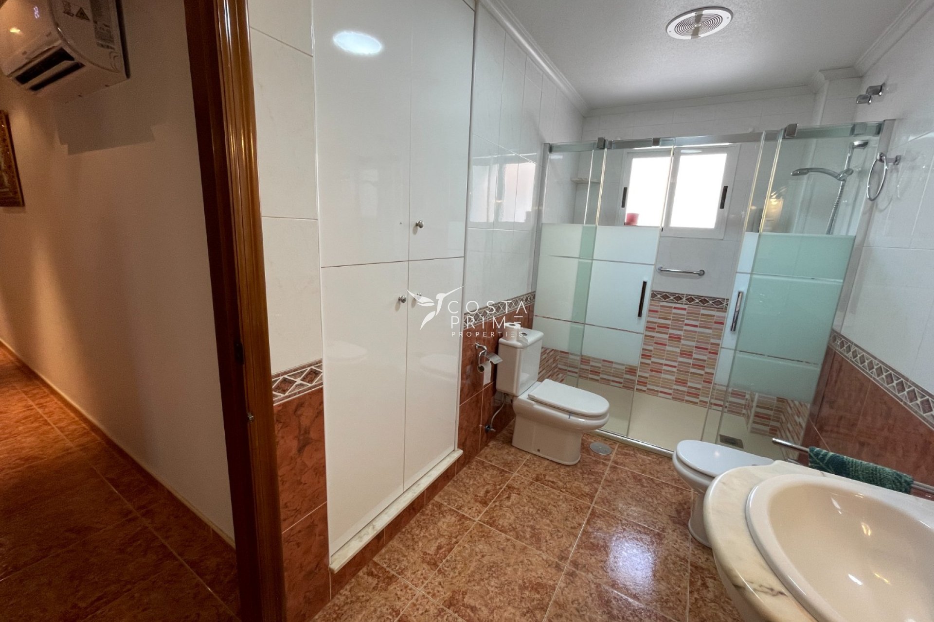 Resale - Townhouse / Semi - Formentera del Segura