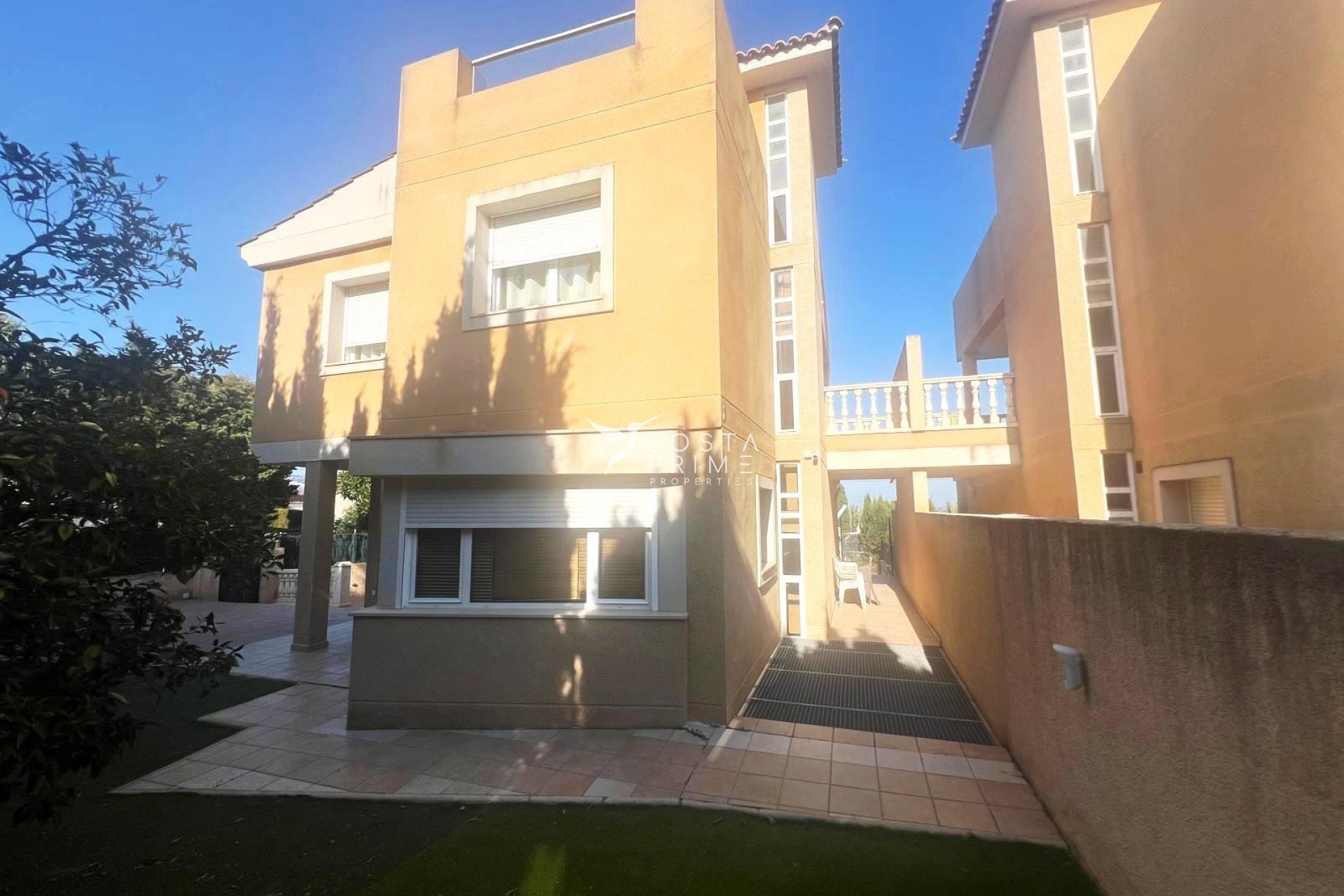 Resale - Townhouse / Semi - La Nucía