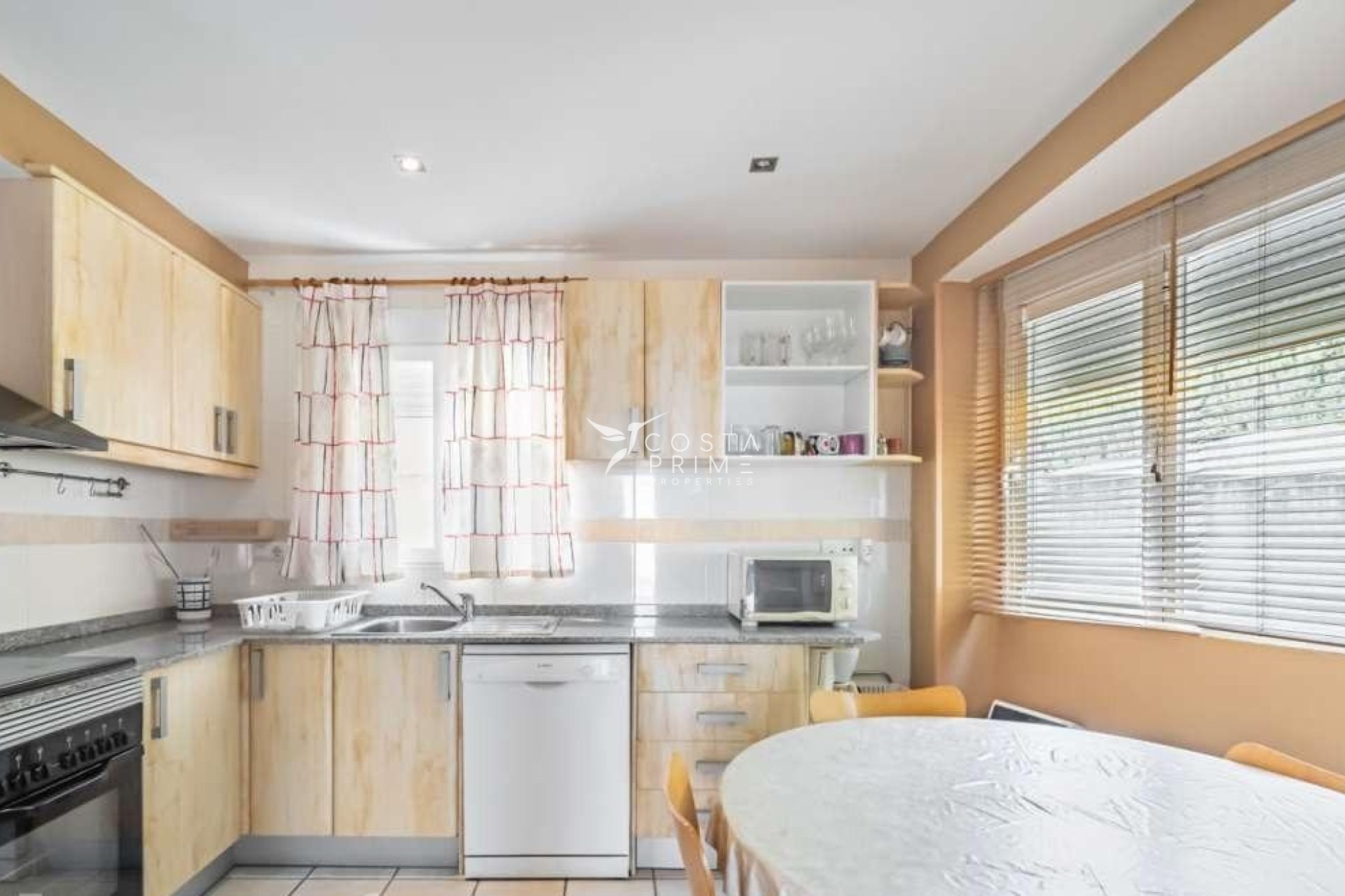 Resale - Townhouse / Semi - La Nucía