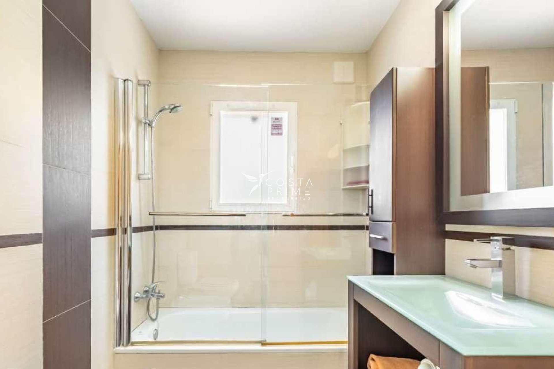 Resale - Townhouse / Semi - La Nucía