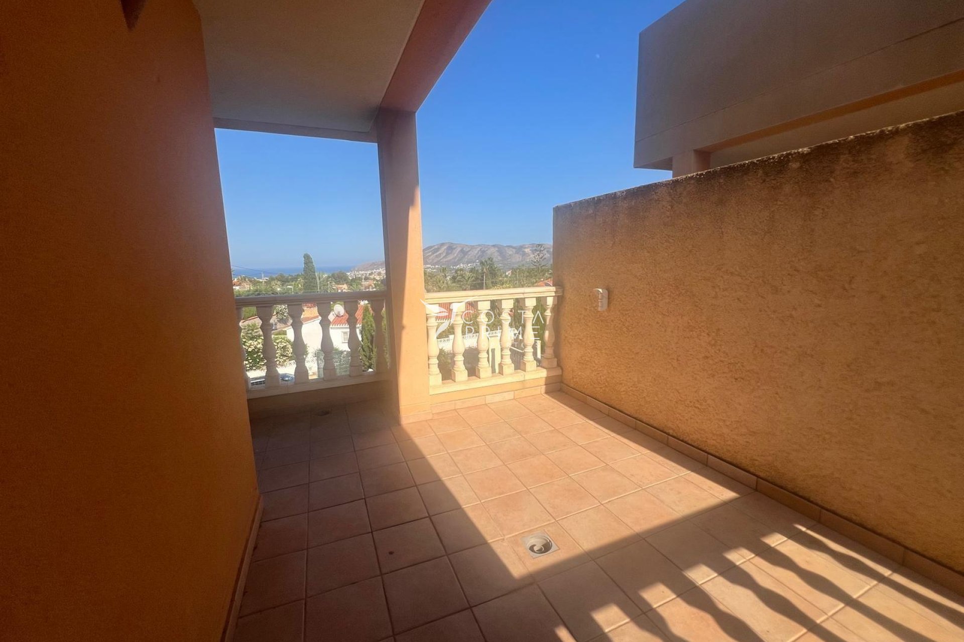Resale - Townhouse / Semi - La Nucía