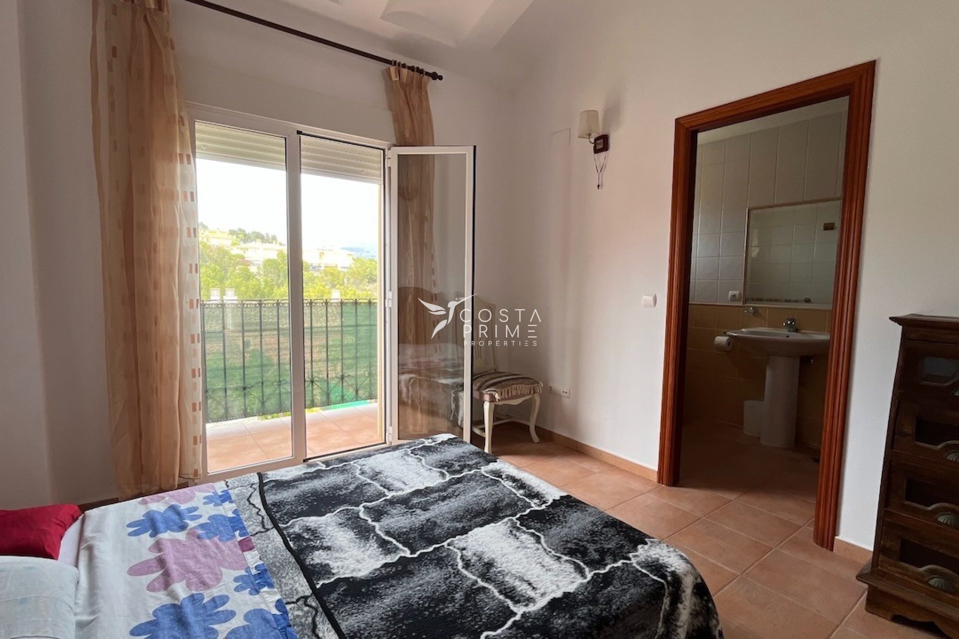 Resale - Townhouse / Semi - La Nucía