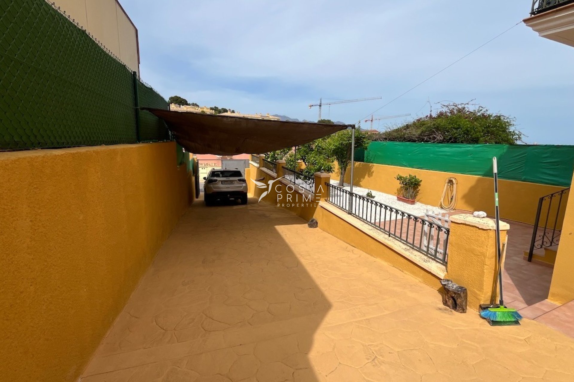 Resale - Townhouse / Semi - La Nucía