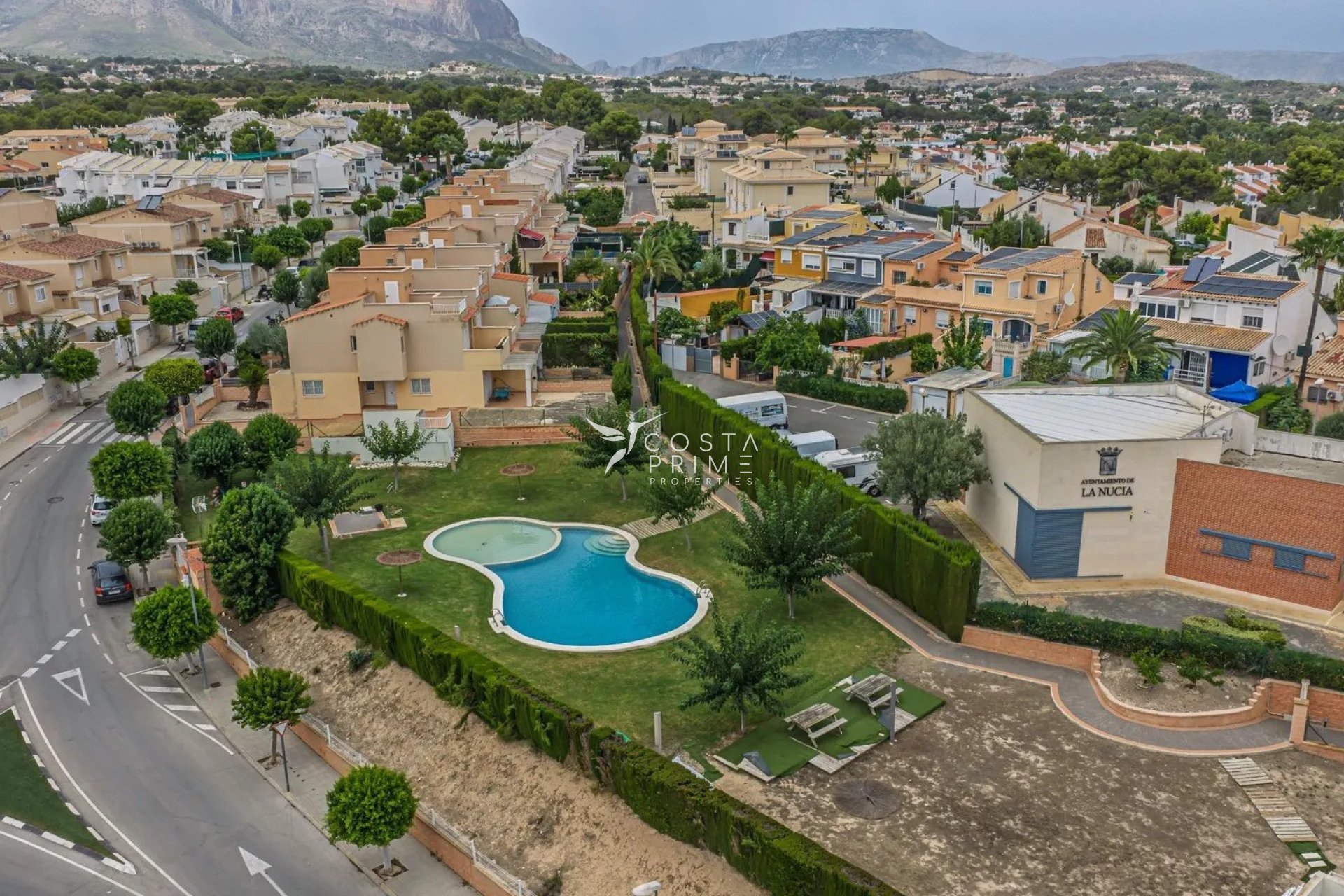 Resale - Townhouse / Semi - La Nucía