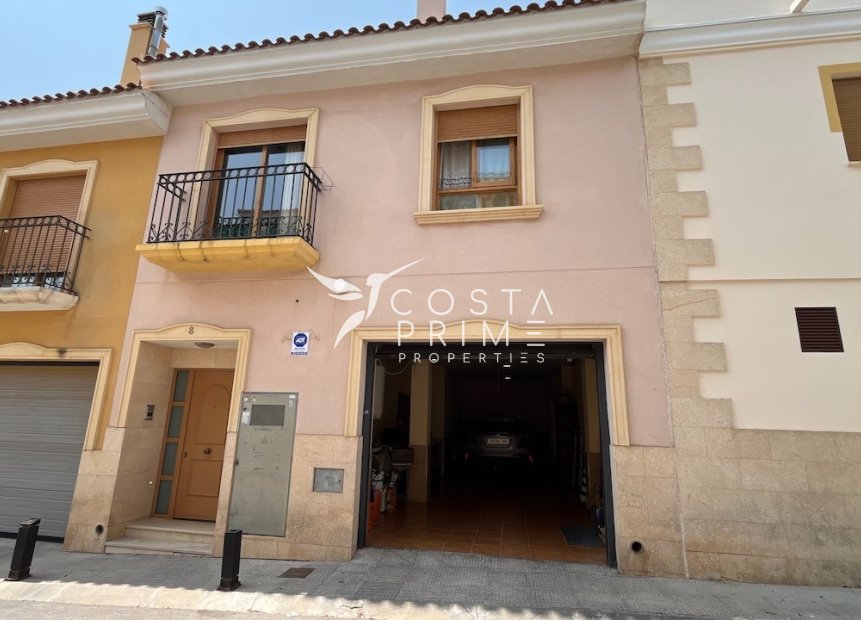 Resale - Townhouse / Semi - La Nucía