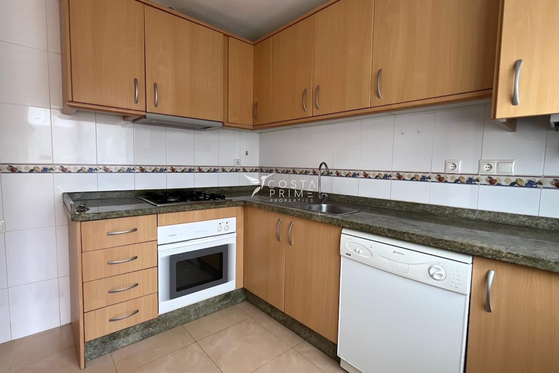 Resale - Townhouse / Semi - Polop