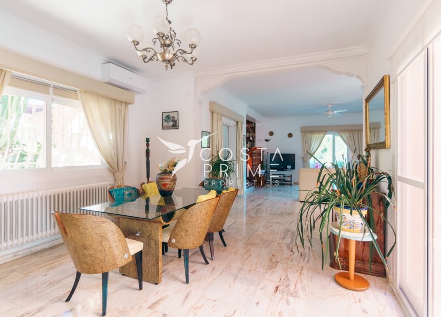 Resale - Villa  - Albir