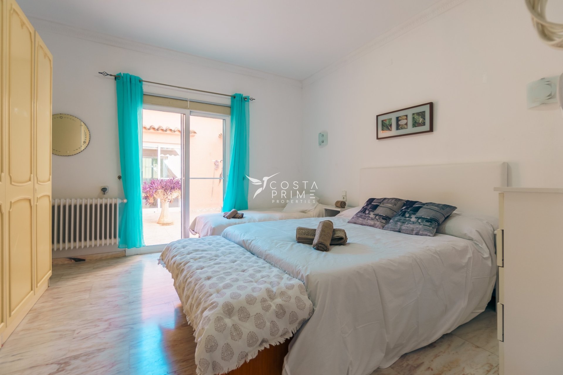 Resale - Villa  - Albir