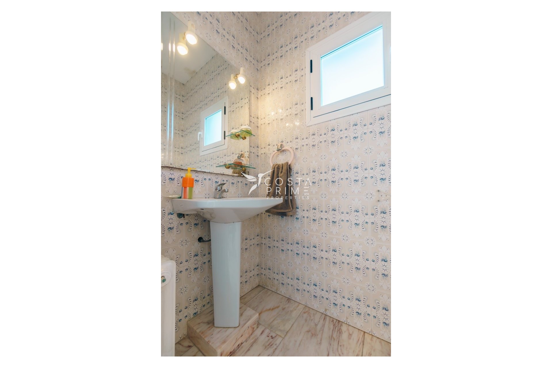 Resale - Villa  - Albir