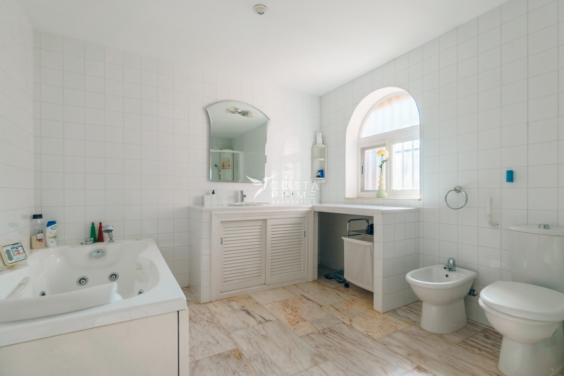 Resale - Villa  - Albir