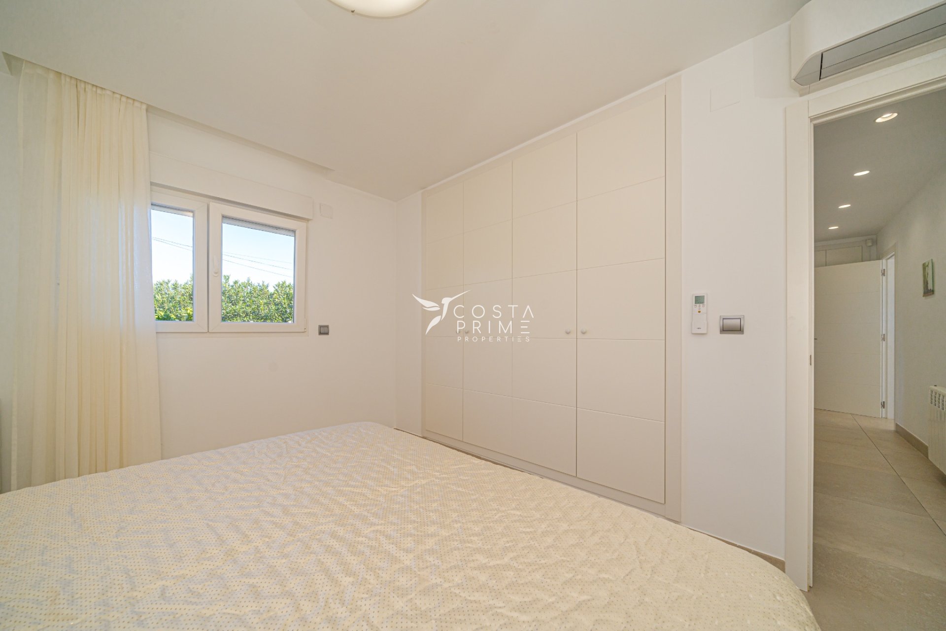 Resale - Villa  - Albir