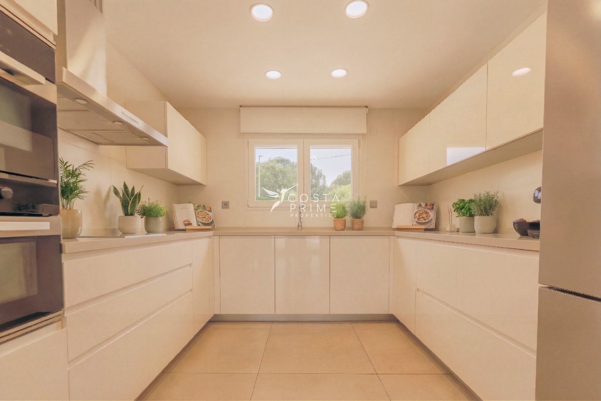 Resale - Villa  - Albir