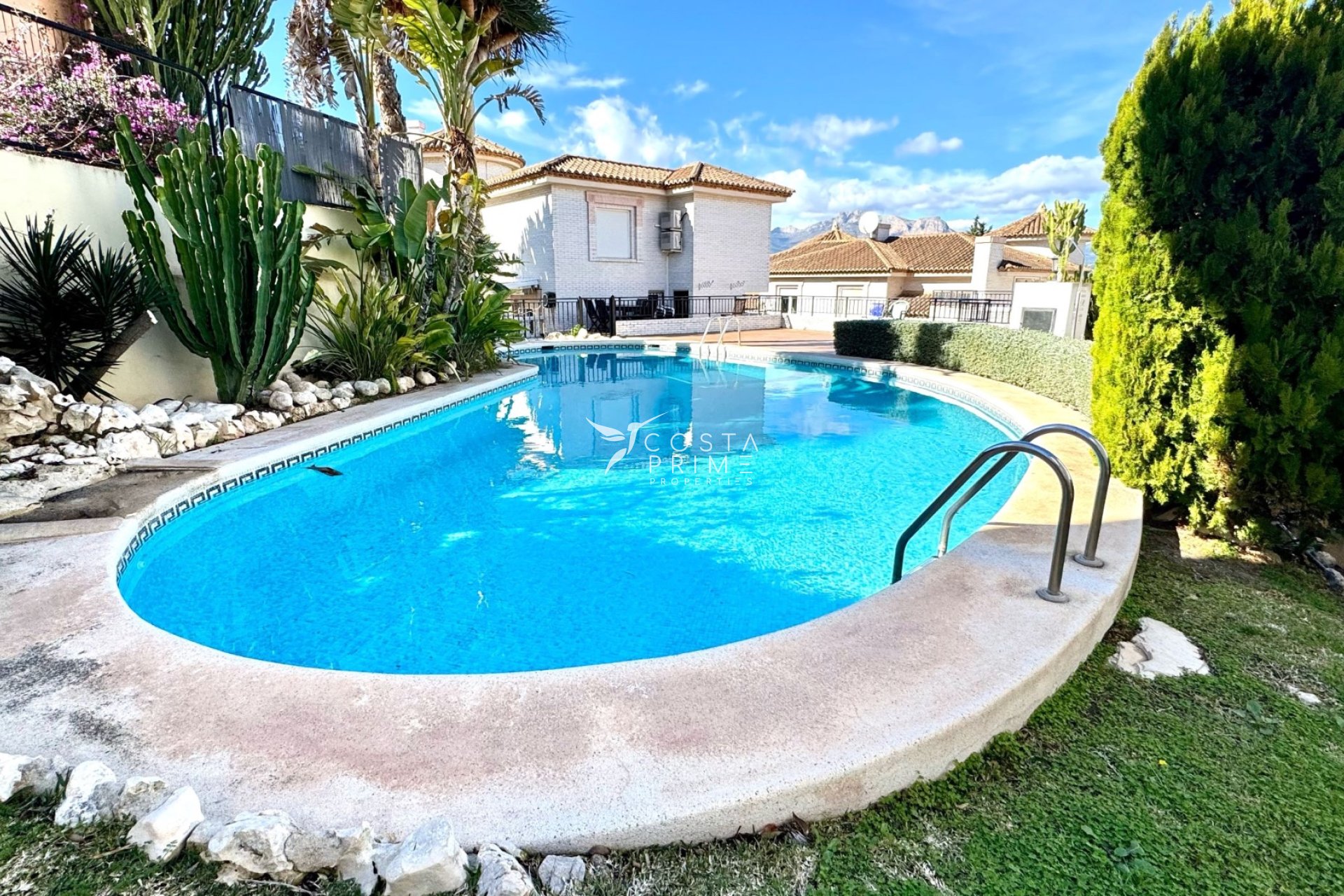 Resale - Villa  - Albir