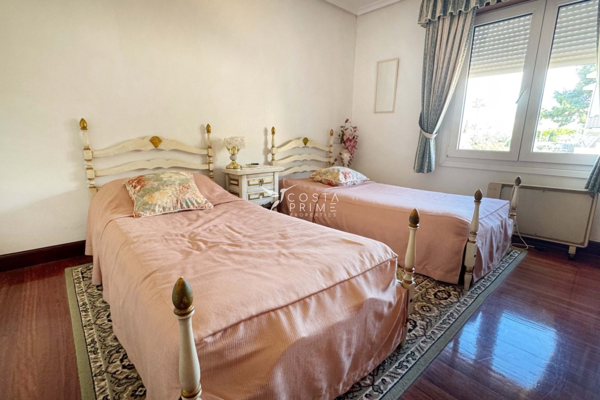 Resale - Villa  - Albir