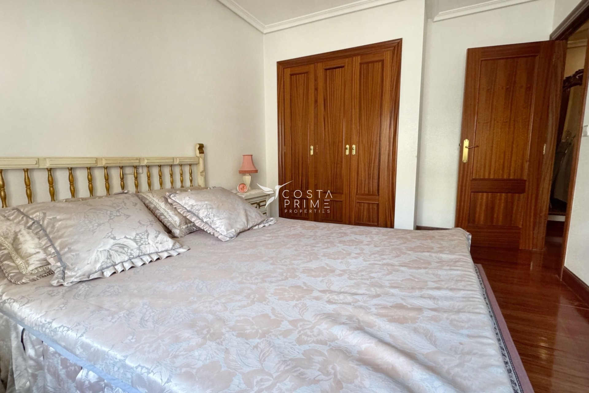 Resale - Villa  - Albir