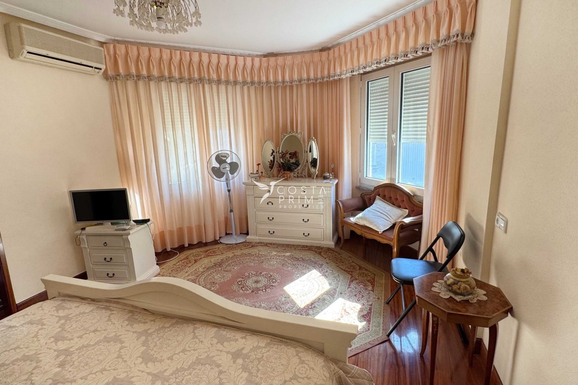 Resale - Villa  - Albir