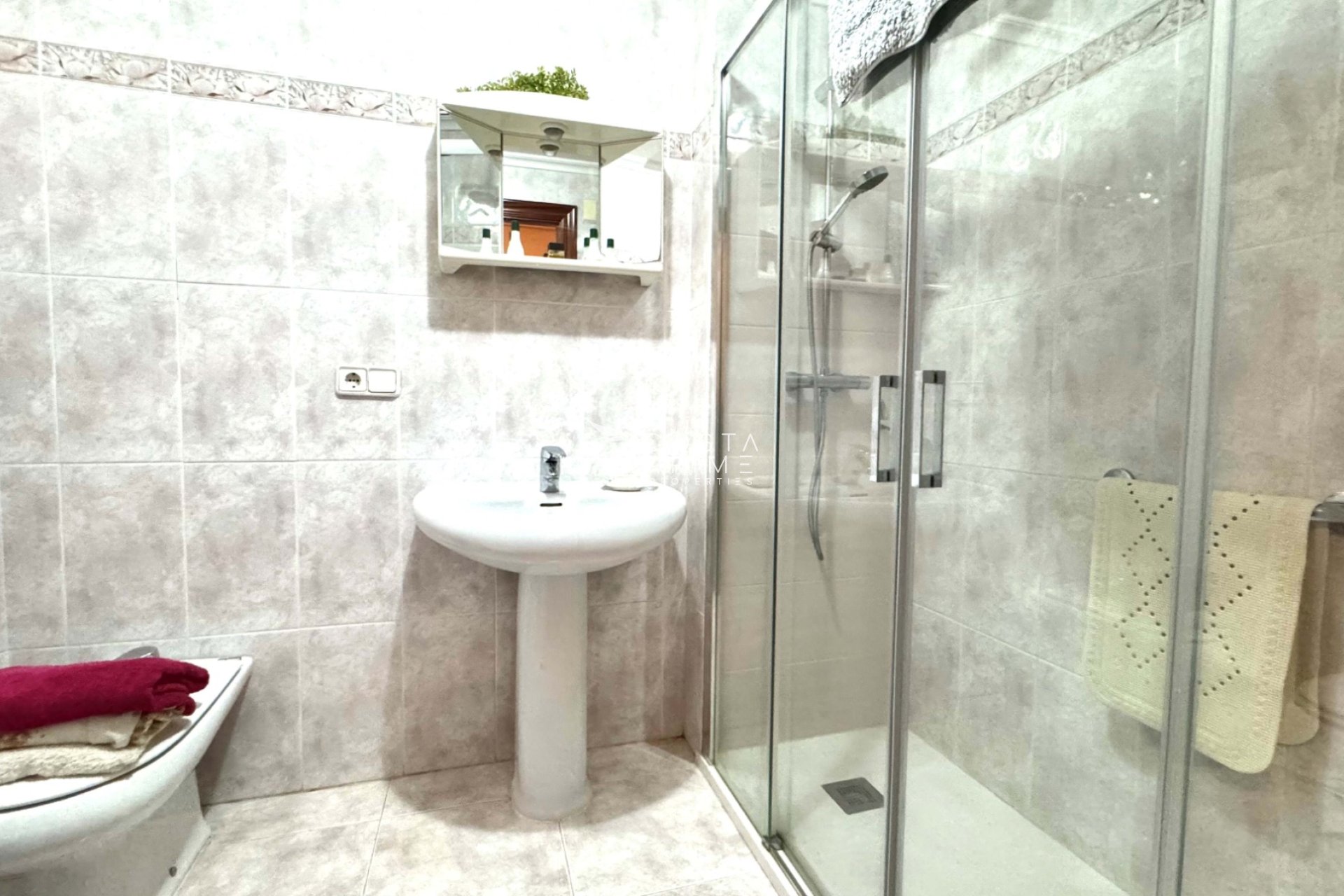 Resale - Villa  - Albir