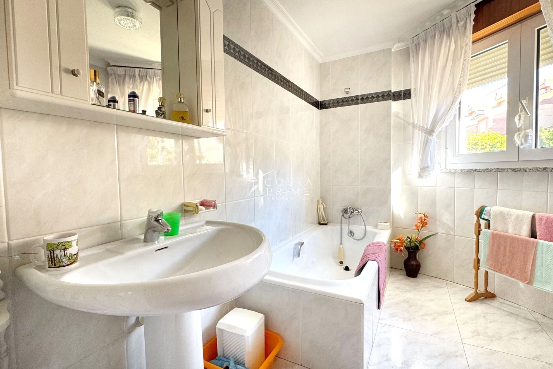 Resale - Villa  - Albir