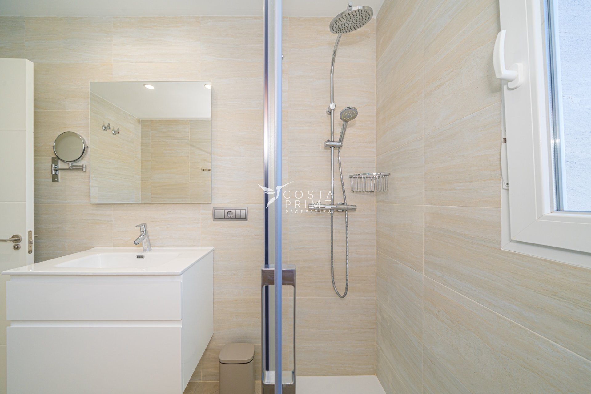 Resale - Villa  - Albir