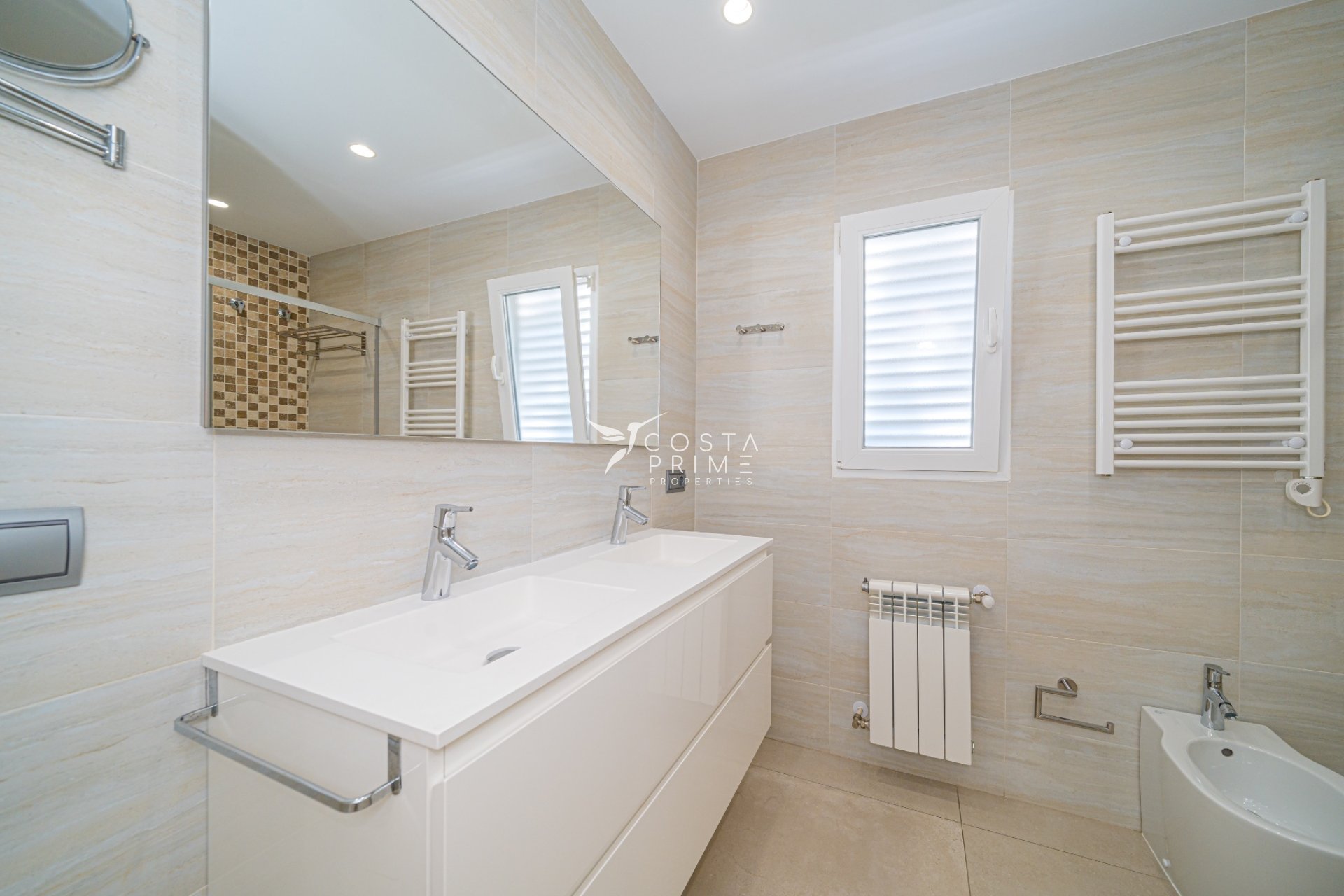 Resale - Villa  - Albir