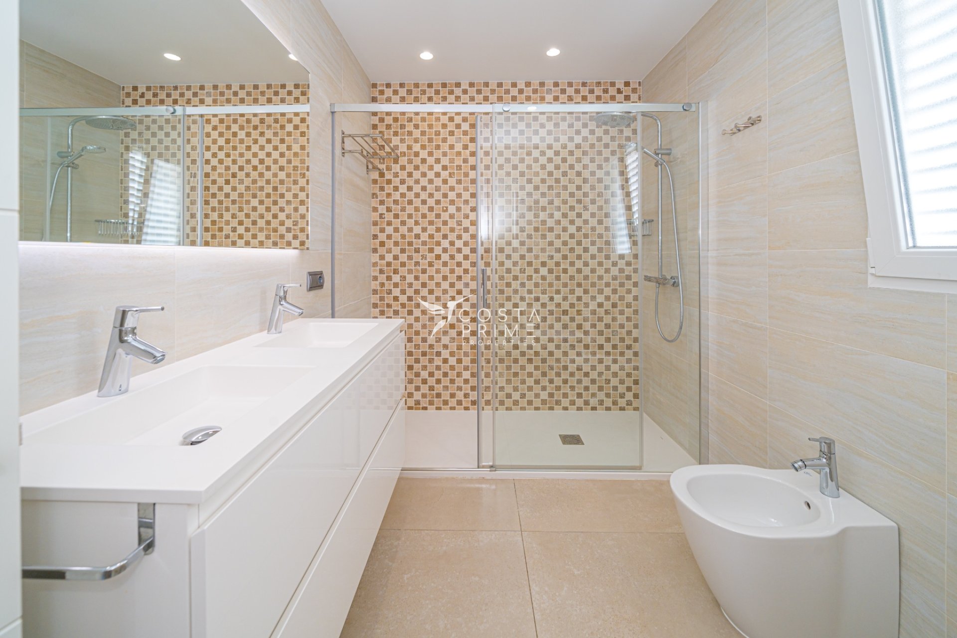 Resale - Villa  - Albir