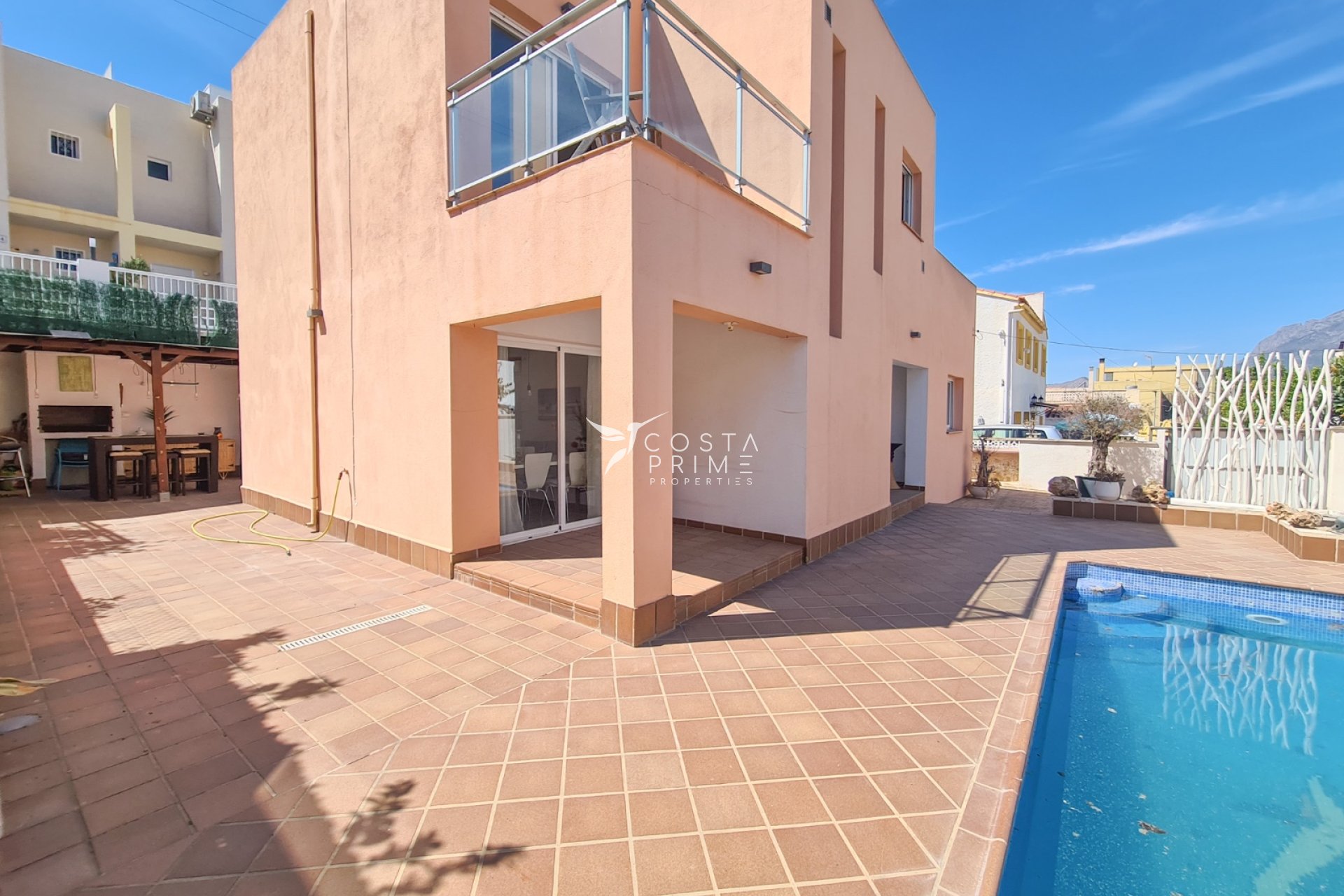 Resale - Villa  - Albir