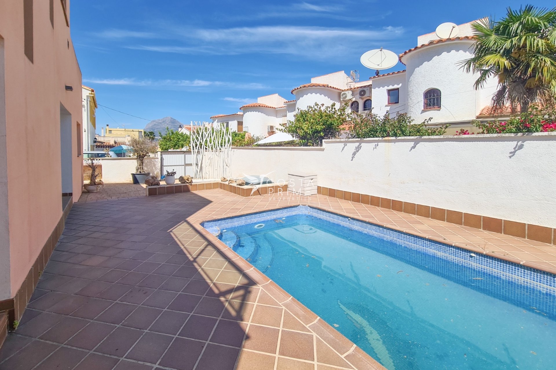 Resale - Villa  - Albir