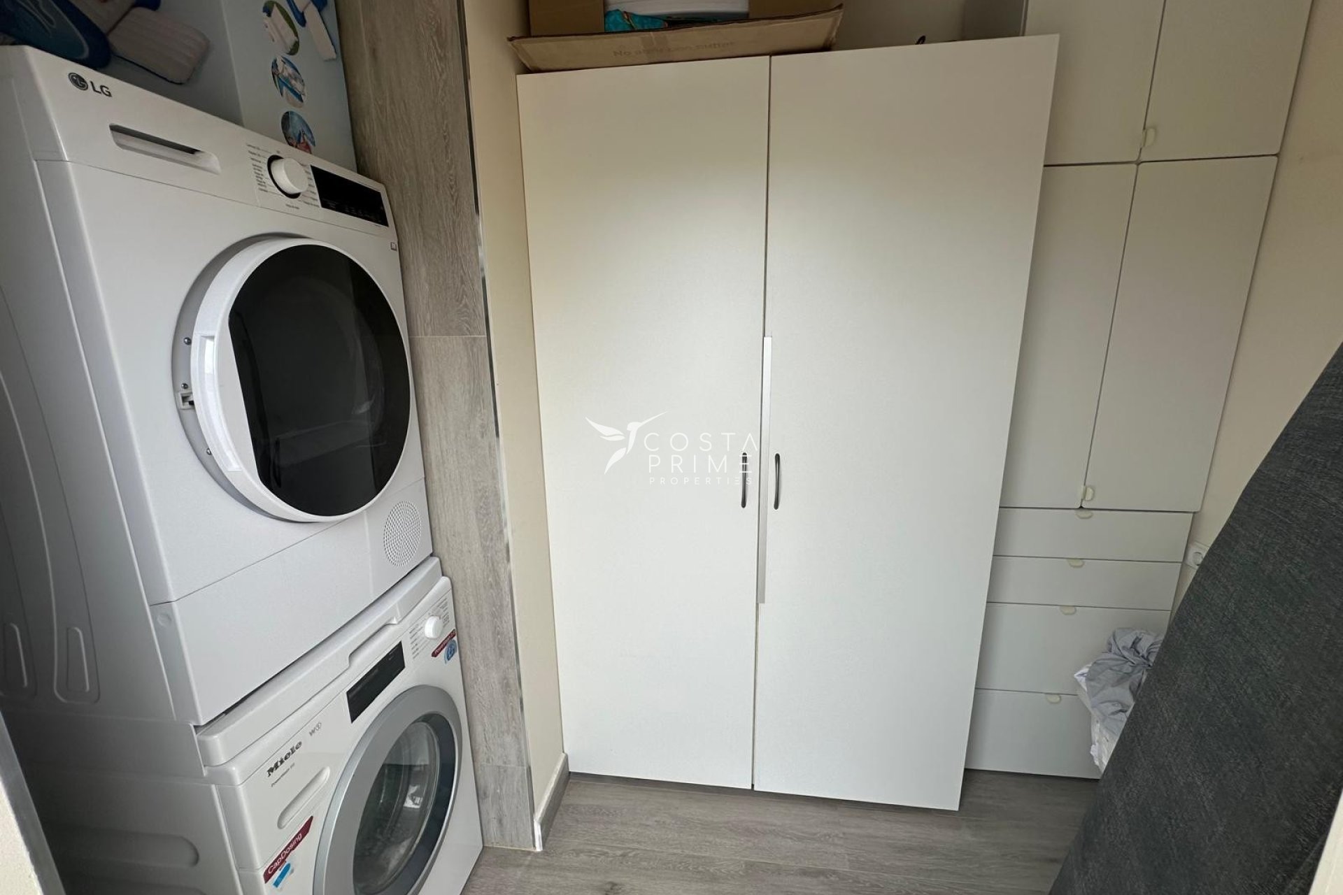 Resale - Villa  - Albir