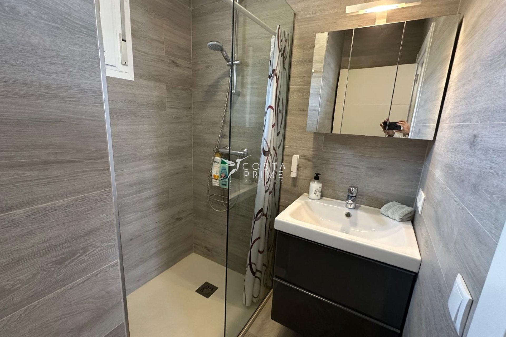 Resale - Villa  - Albir