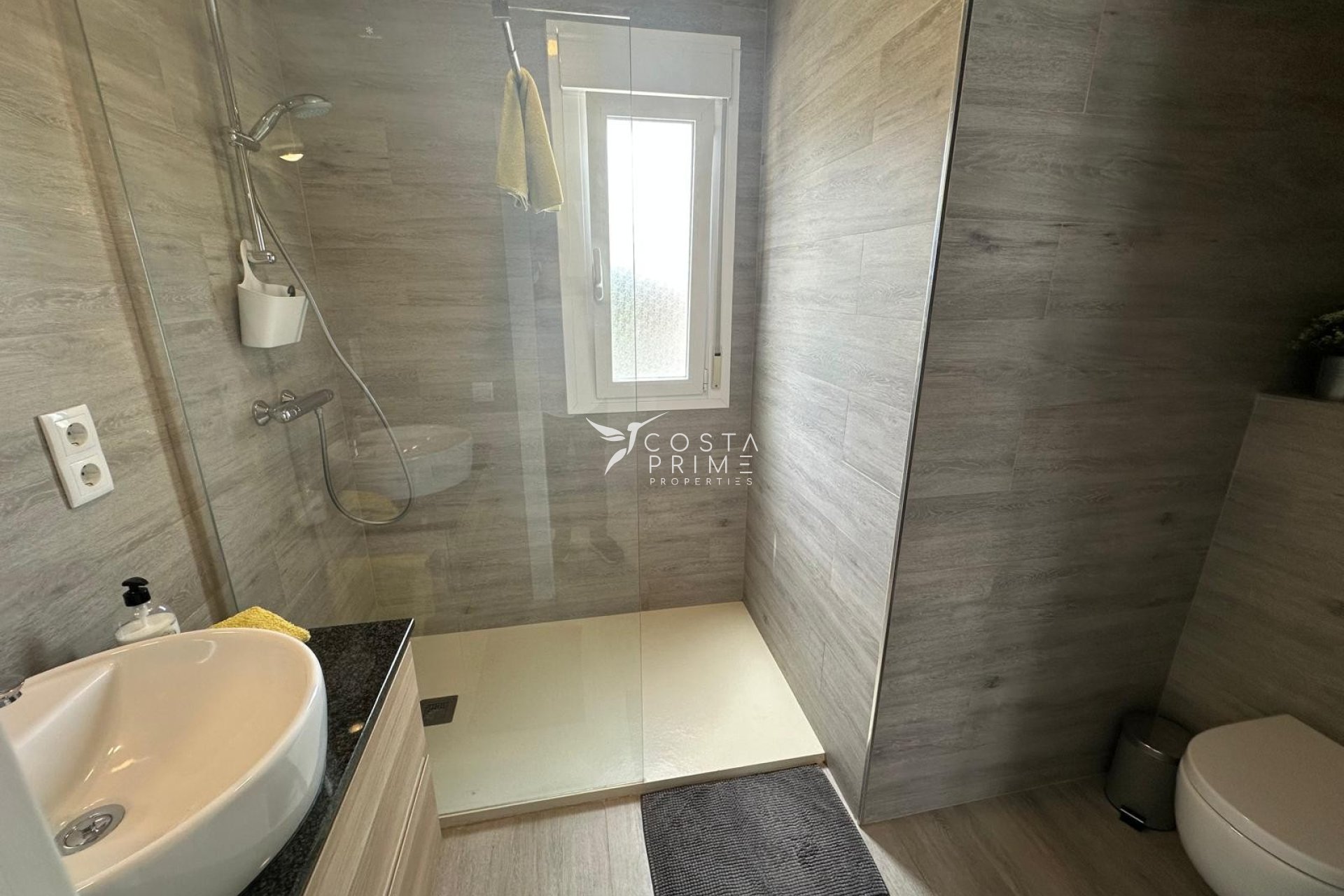 Resale - Villa  - Albir