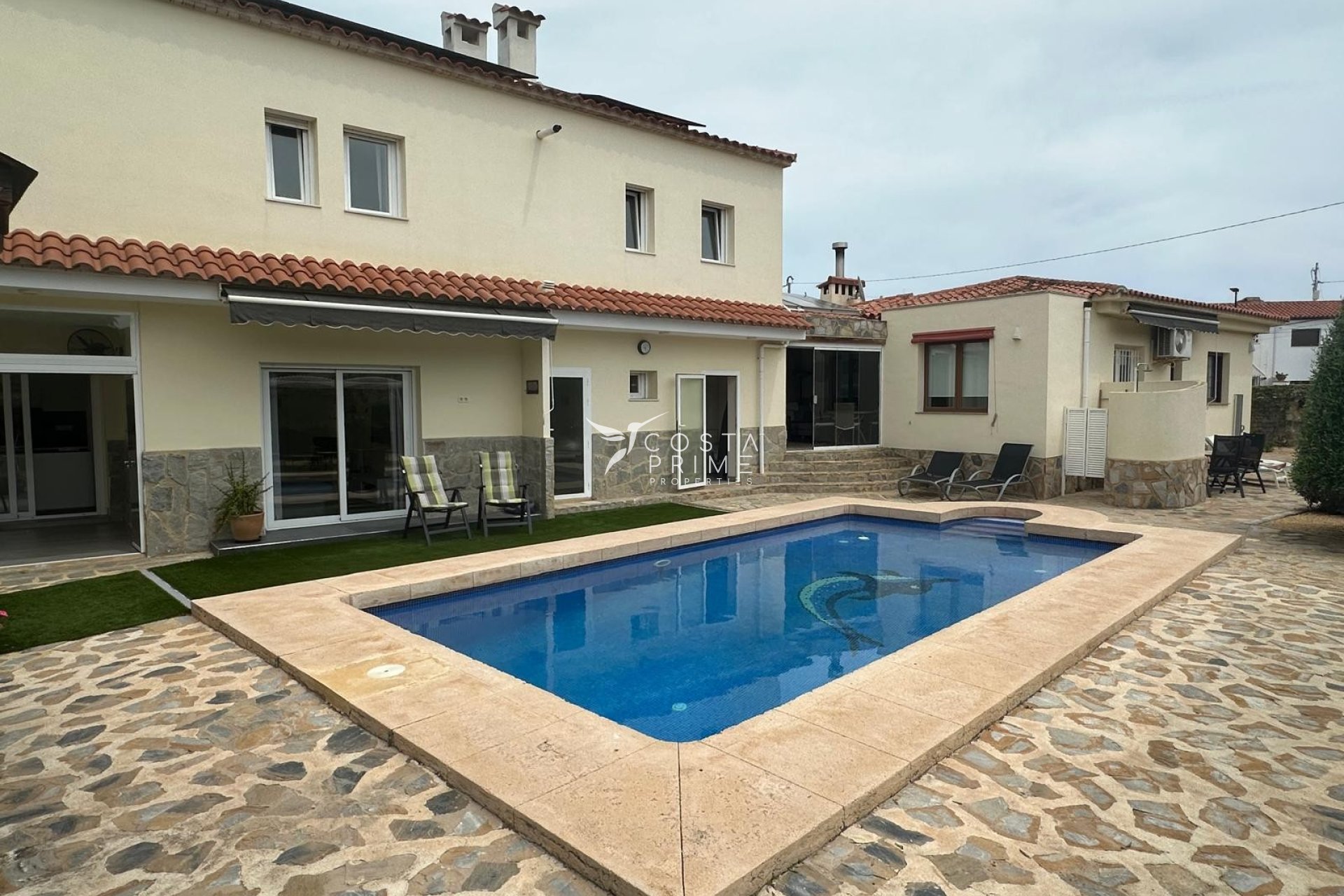 Resale - Villa  - Albir