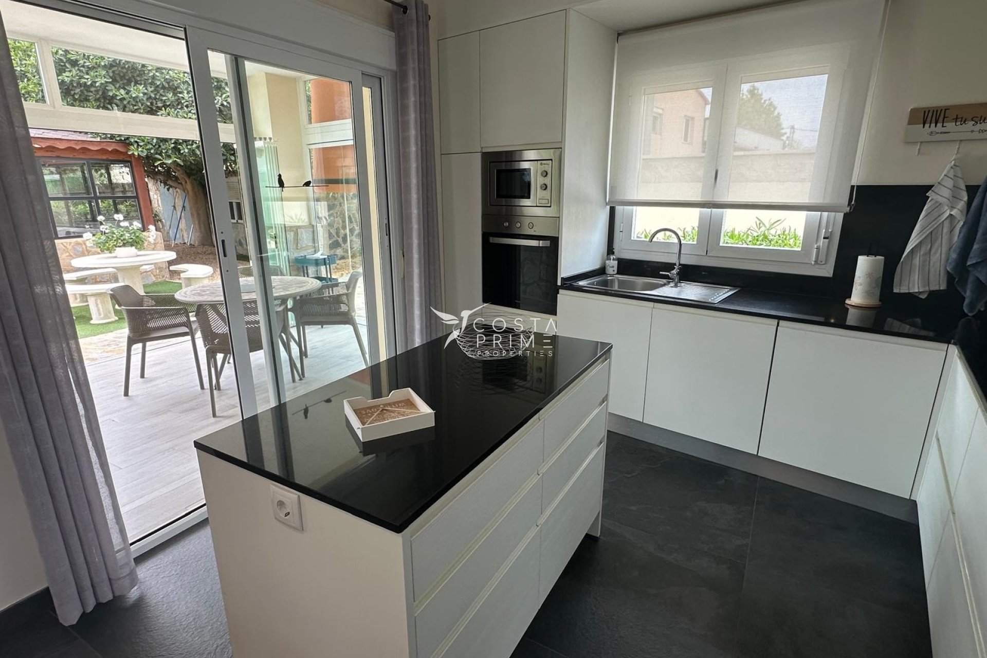 Resale - Villa  - Albir