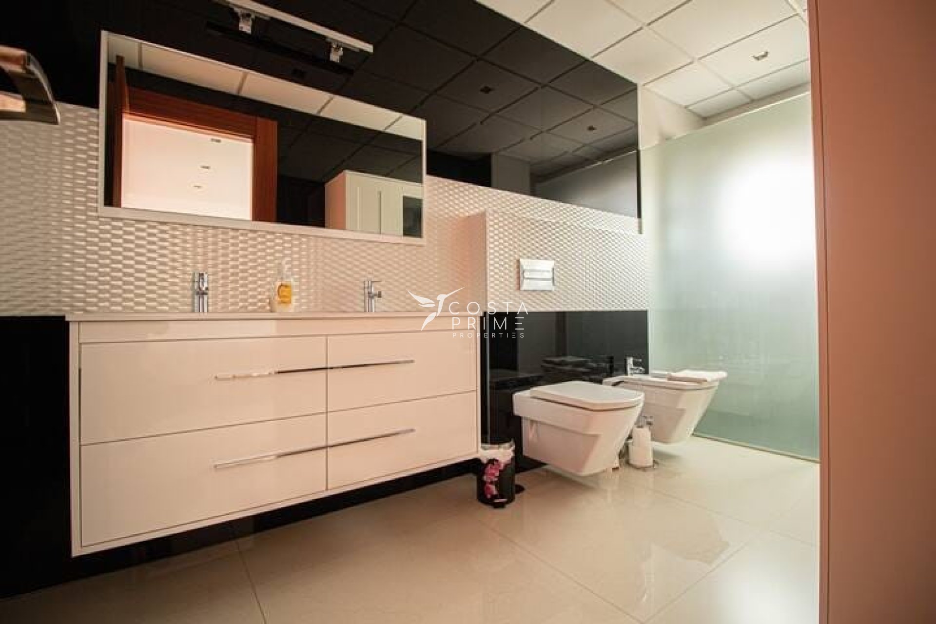 Resale - Villa  - Albir