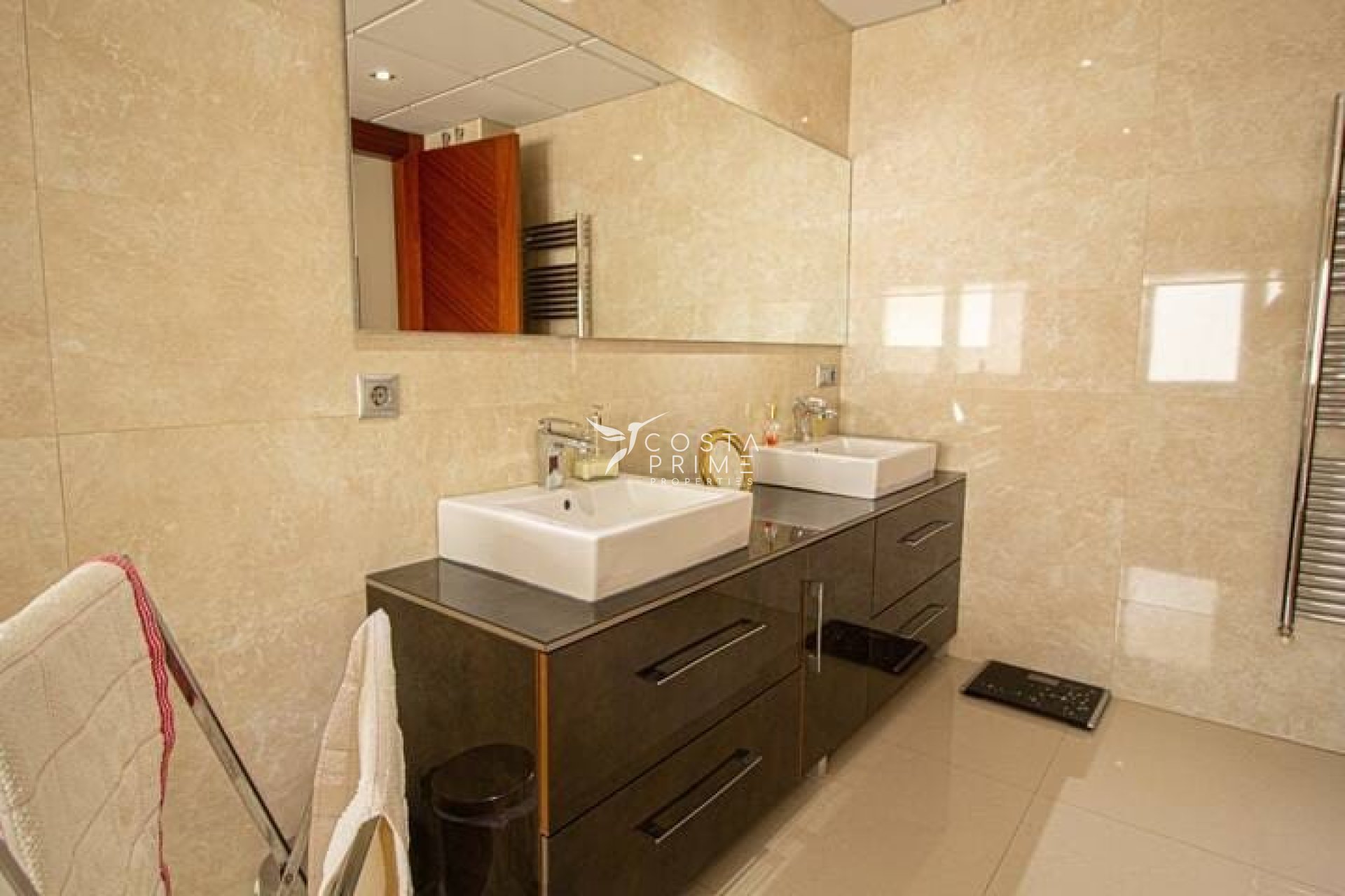 Resale - Villa  - Albir