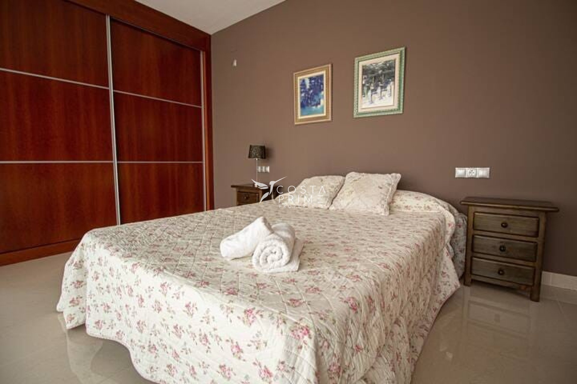 Resale - Villa  - Albir