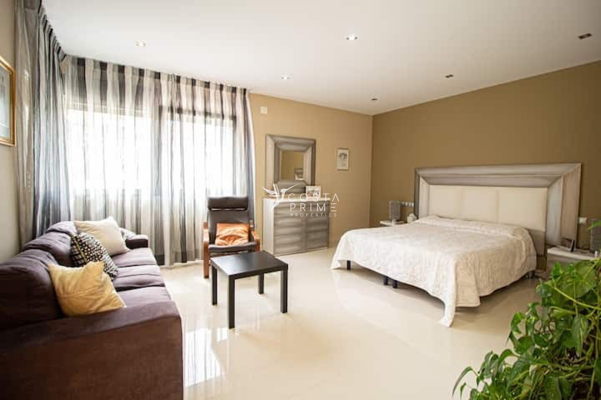 Resale - Villa  - Albir