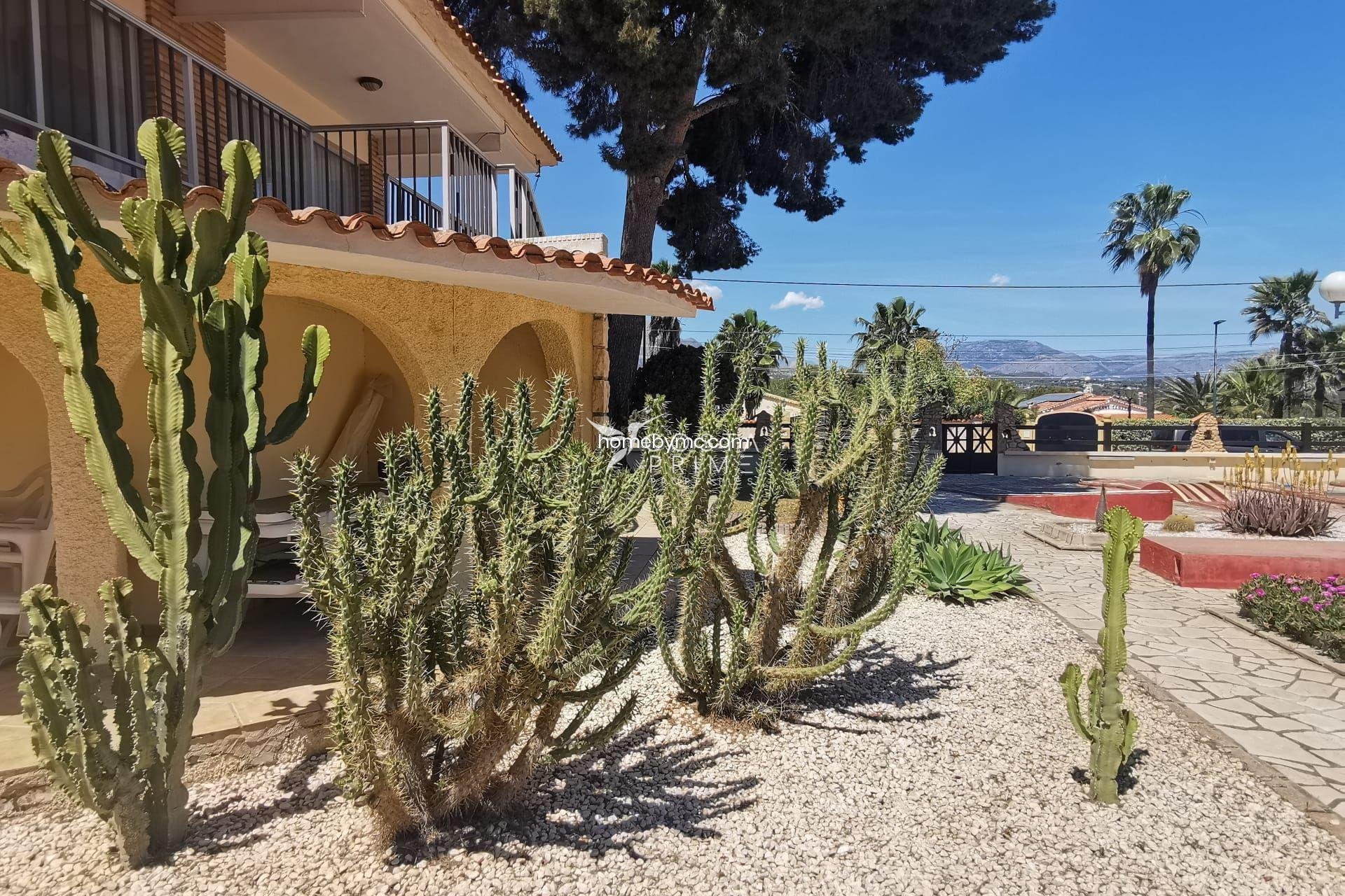 Resale - Villa  - Alfas del Pí