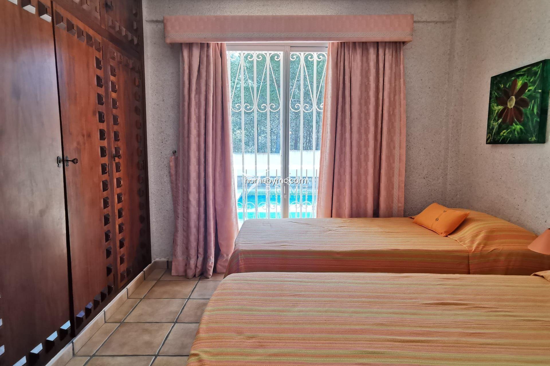 Resale - Villa  - Alfas del Pí