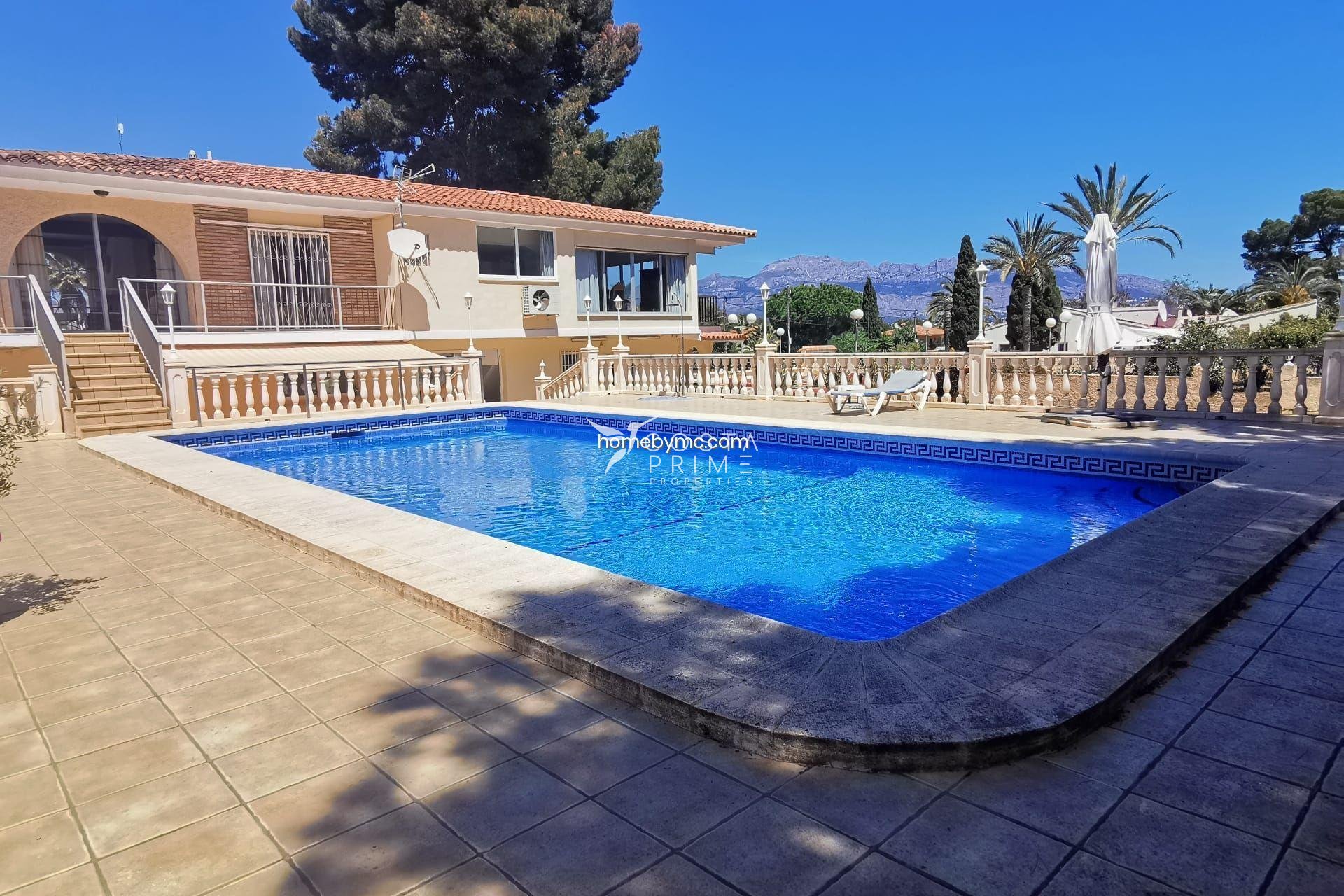 Resale - Villa  - Alfas del Pí