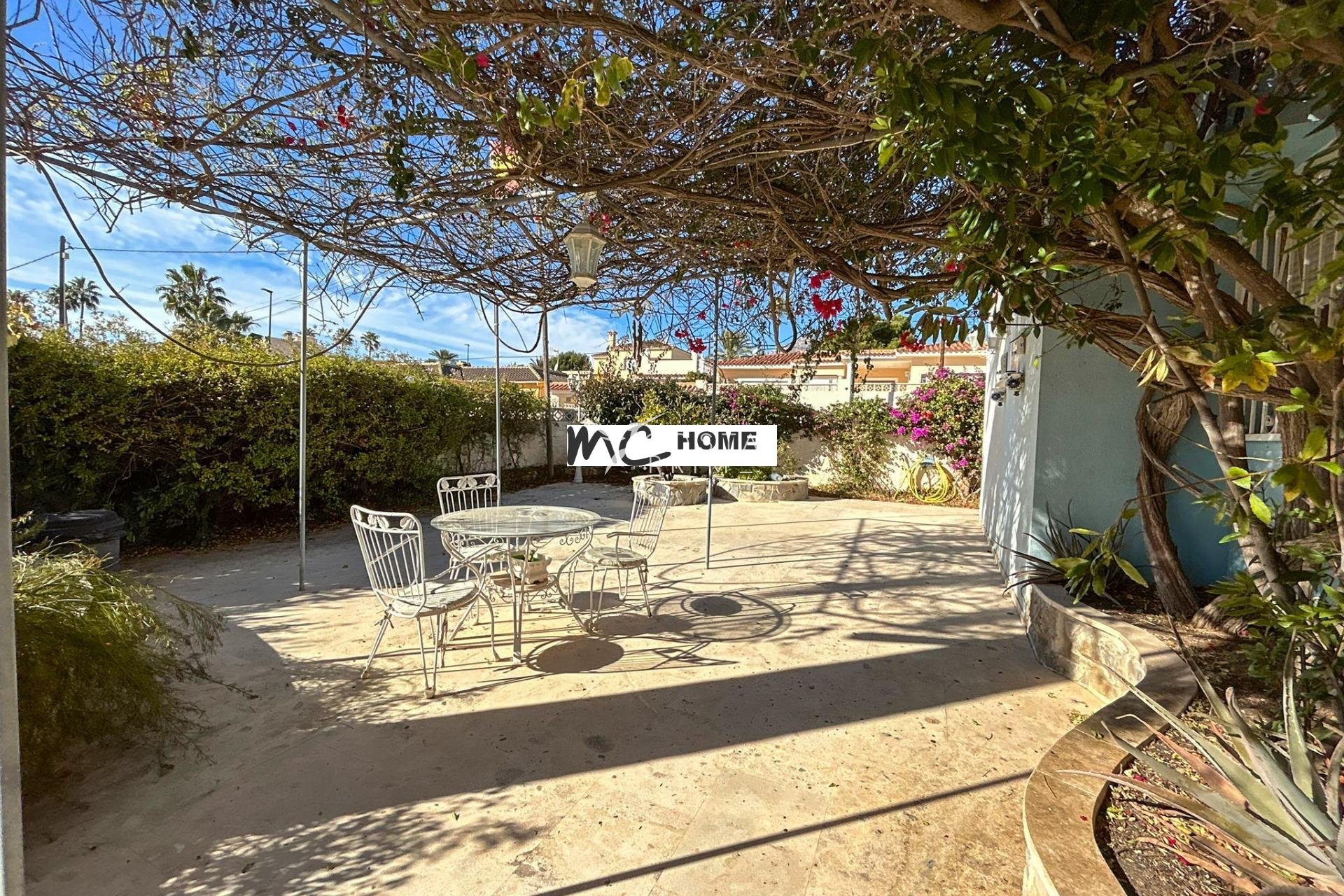 Resale - Villa  - Alfas del Pí