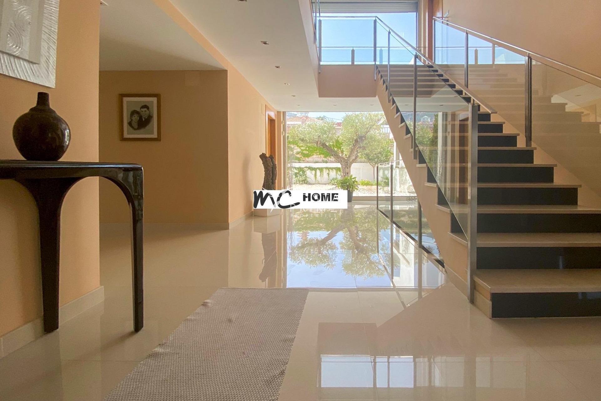 Resale - Villa  - Alfas del Pí