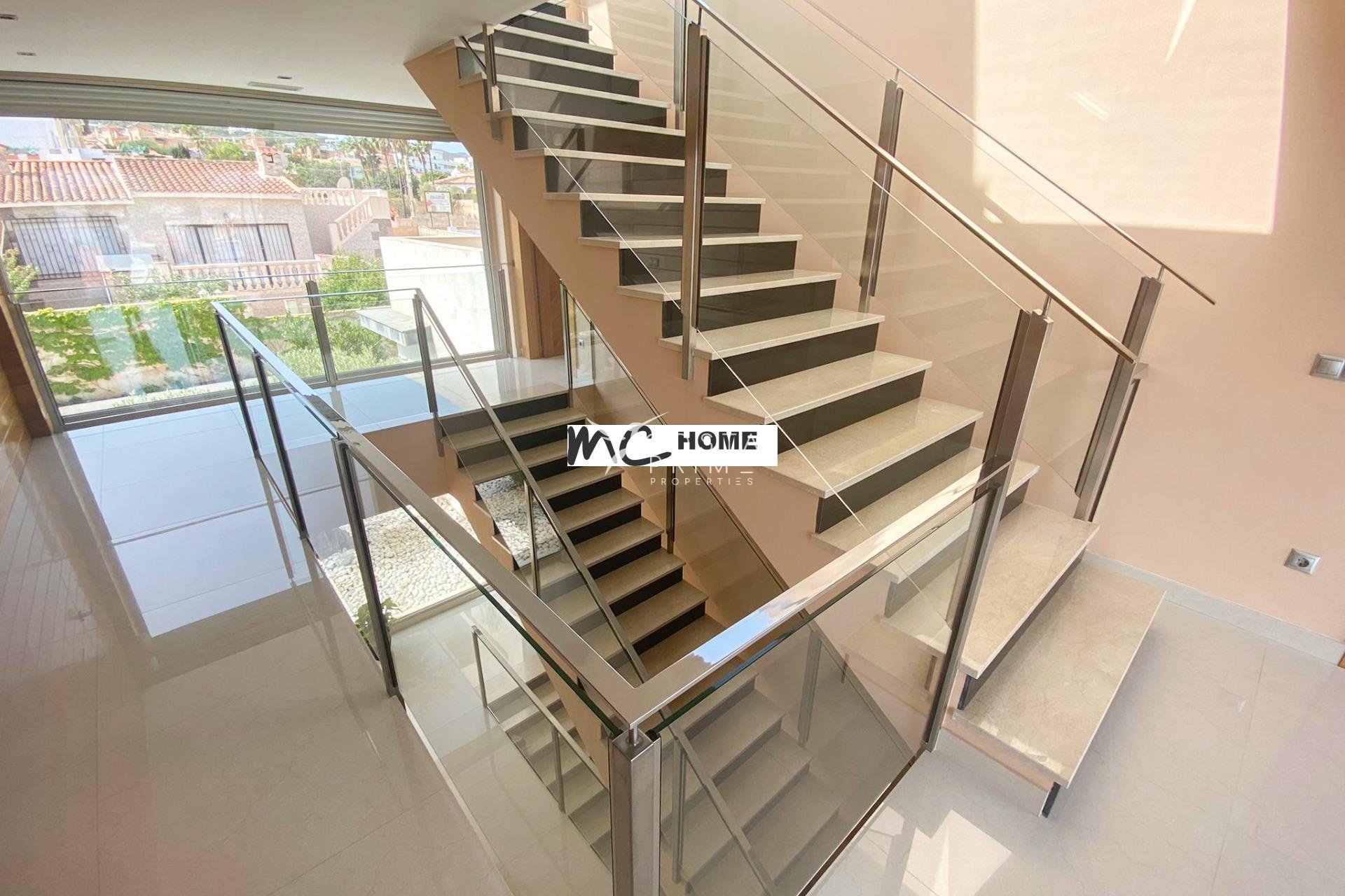 Resale - Villa  - Alfas del Pí