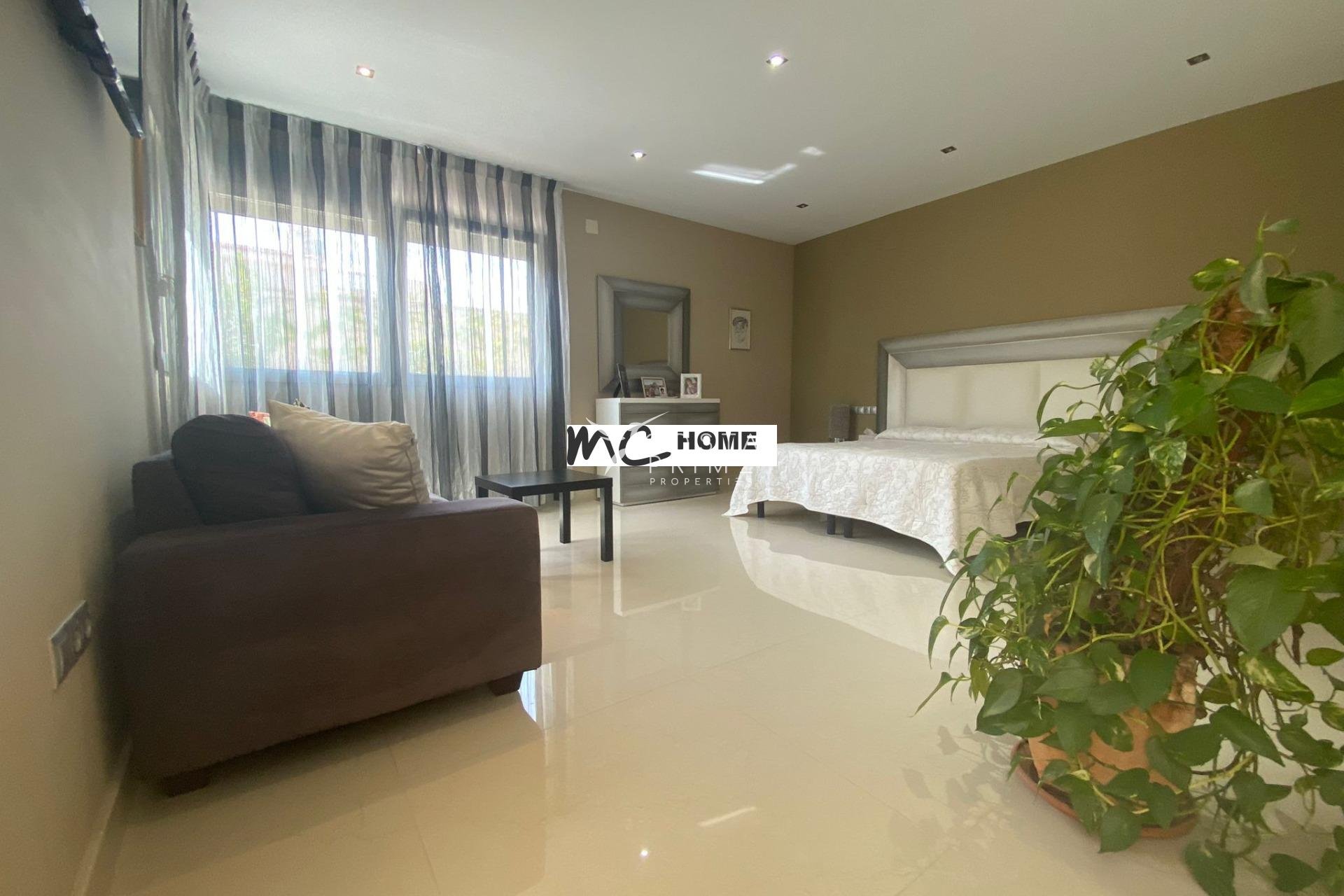 Resale - Villa  - Alfas del Pí