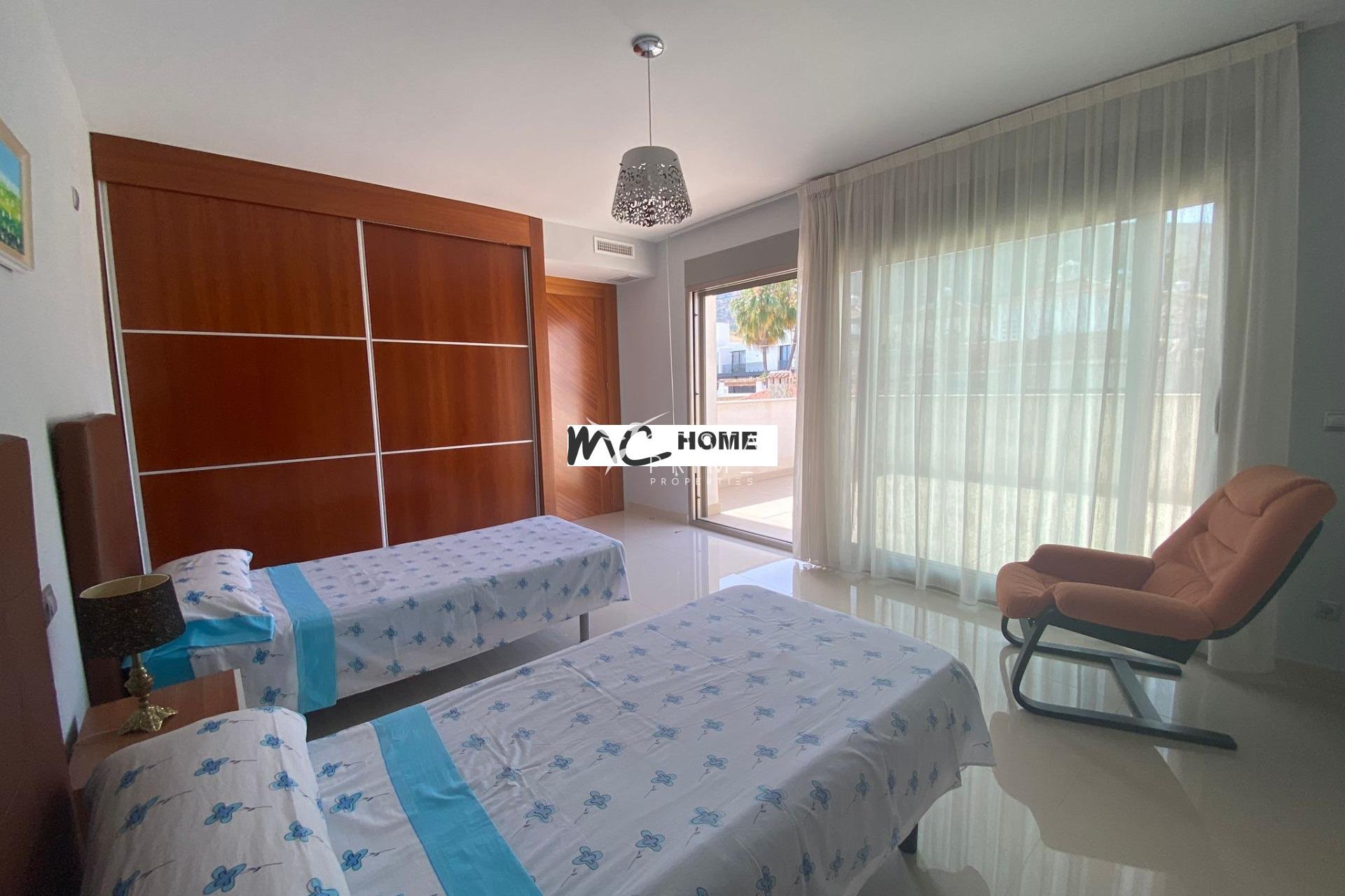 Resale - Villa  - Alfas del Pí