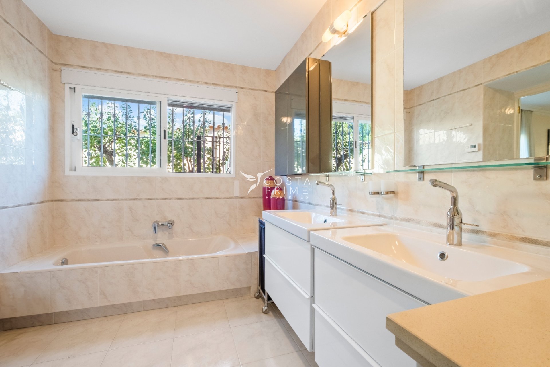 Resale - Villa  - Alfas del Pí