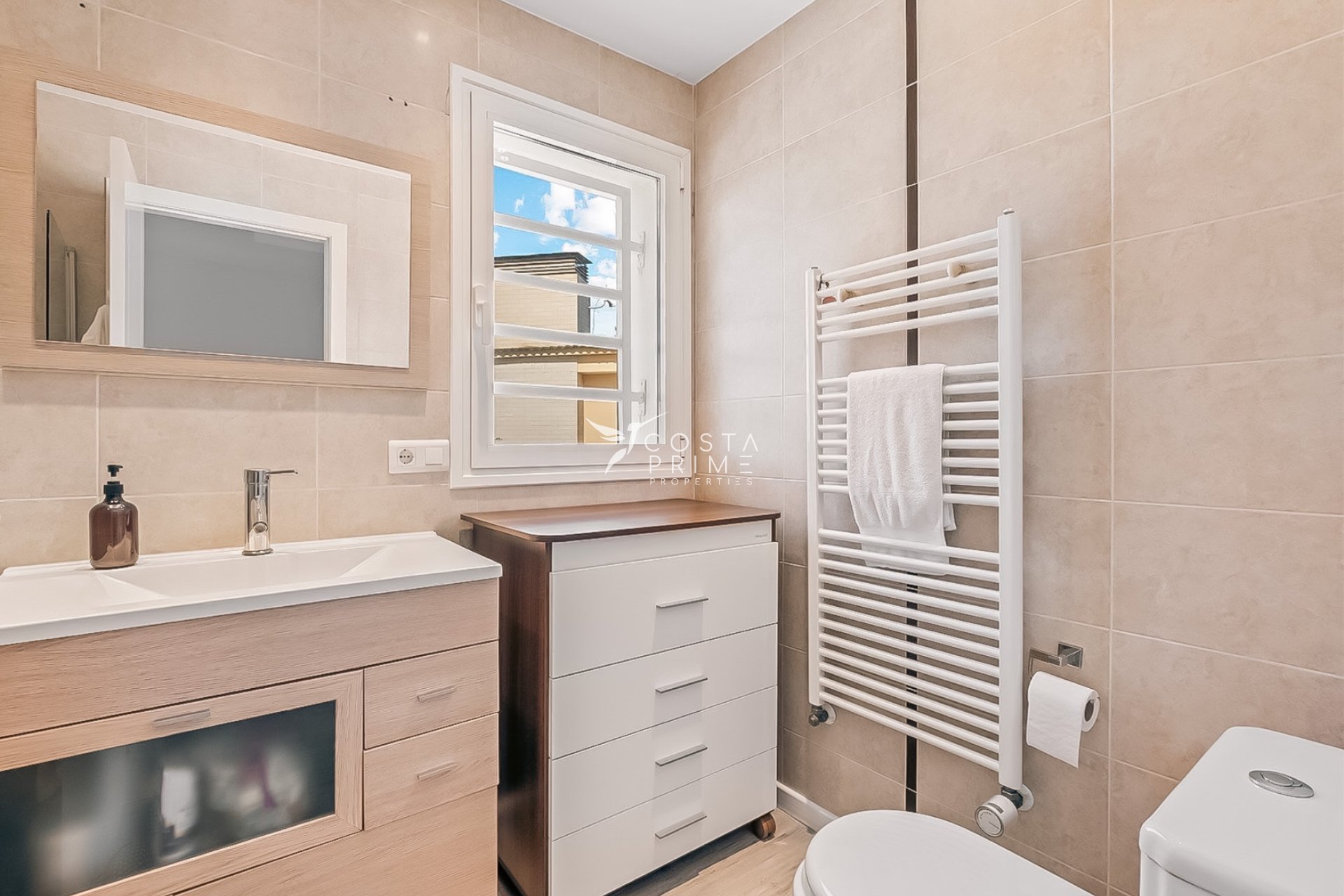 Resale - Villa  - Alfas del Pí